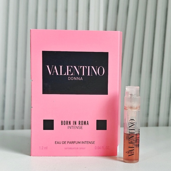 New Valentino Donna Born in Roma Intense edp 0.04oz/1.2ml Sample Spray - Picture 1 of 1